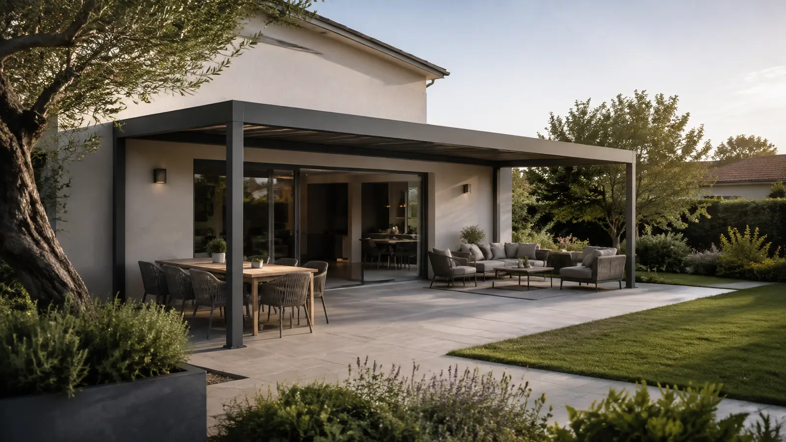 Pergola bioclimatique 5x4 : organiser deux zones sans gêner la circulation