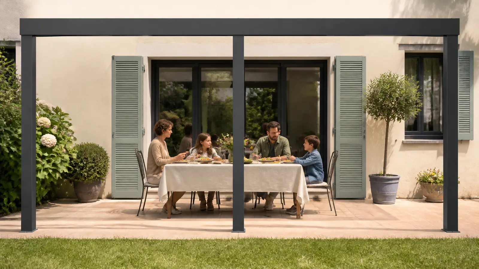 Pergola bioclimatique adossée 6x3 : gérer portée, lumière et évacuation